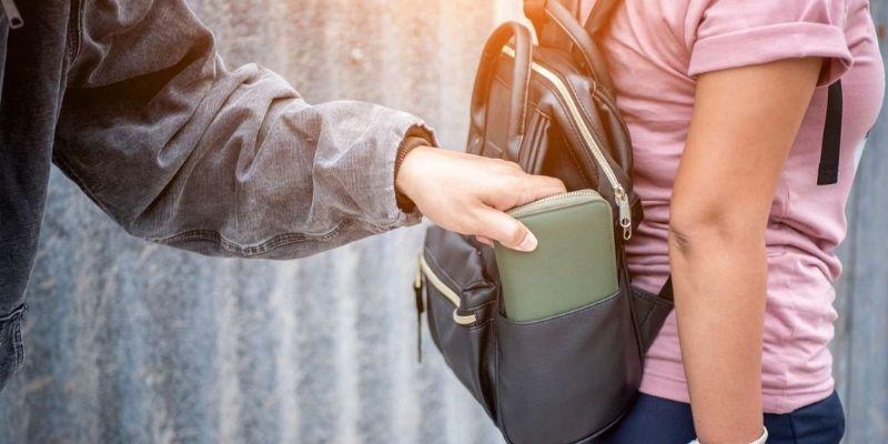 Traveler's Guide: How to Keep Your Money Safe When Traveling Anywhere
