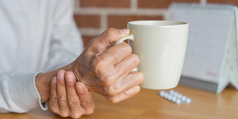 Recognizing Early Warning Signs of Parkinson’s Disease